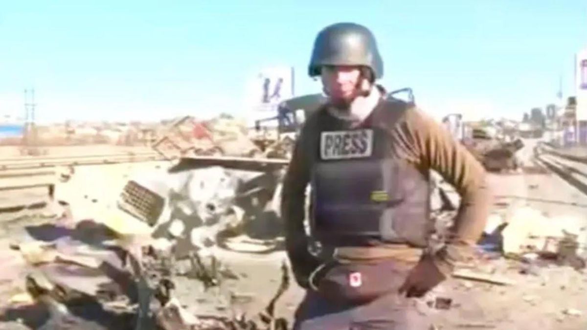 ‘Absolutely hammered’: Watch this shocking video of an annihilated Russian armored convoy