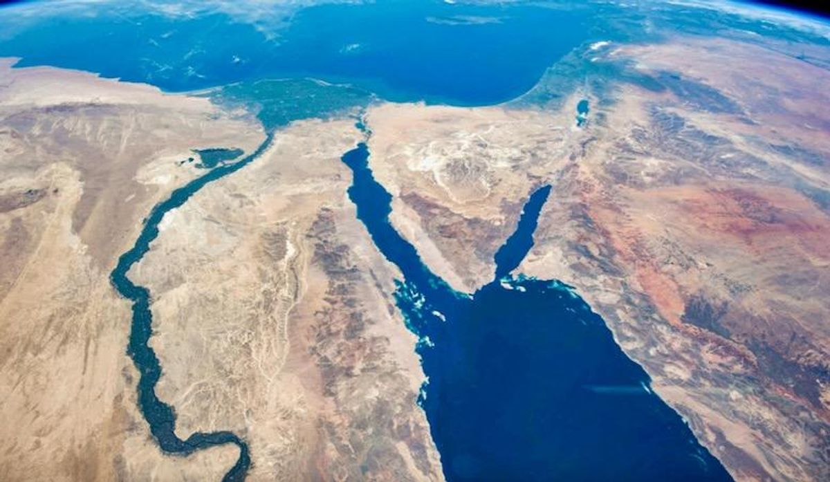 Nile is in mortal danger, from its source to the sea