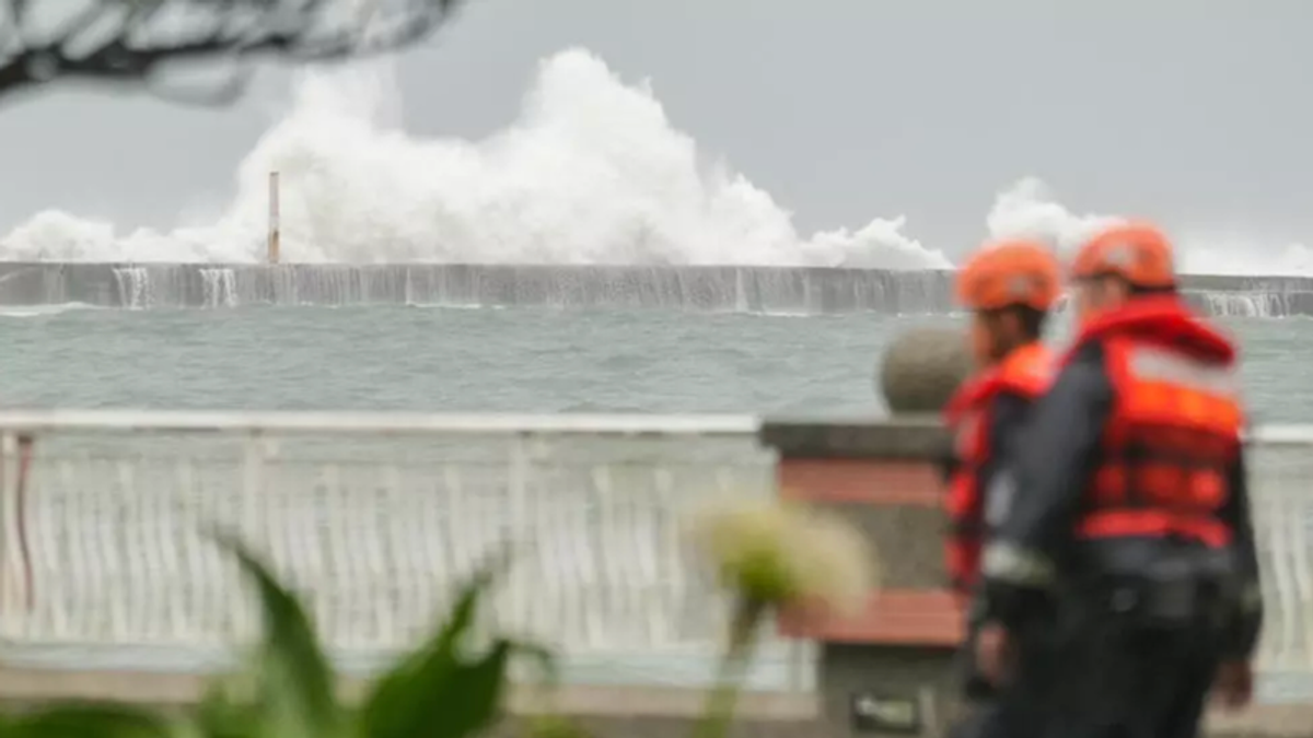 Taiwan shuts down as Typhoon Krathon approaches