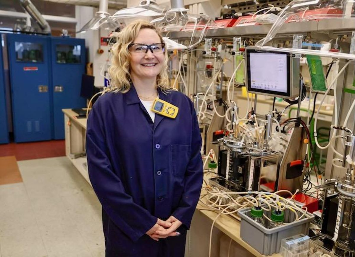 US company turns air pollution into fuel, bottles and dresses