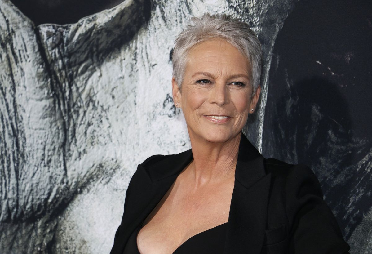 Jamie Lee Curtis warns off 'haters' in passionate speech about 'dangerous times'