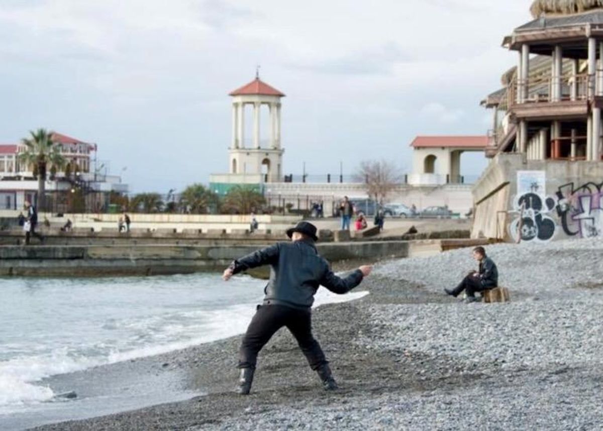 Skimming stones? Try a heavier, curvier rock, scientists say