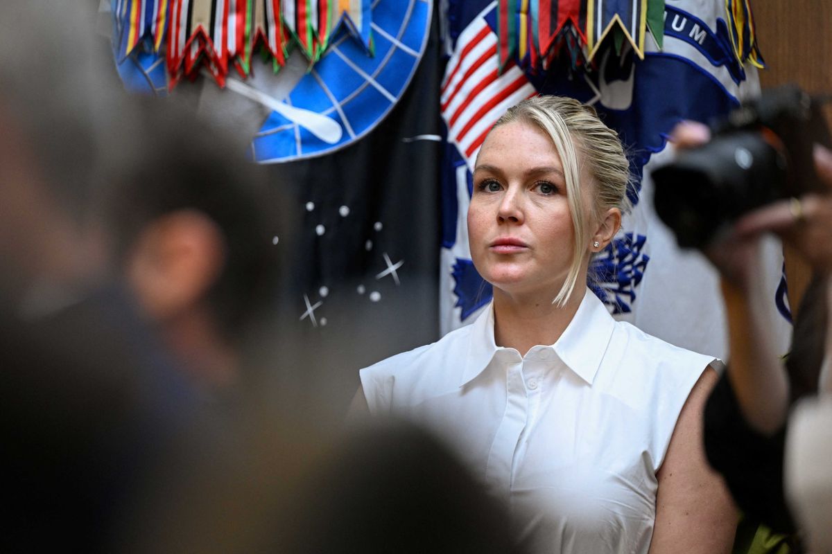 'That supposed to scare people?': Photo of Karoline Leavitt's attack notes sparks mockery