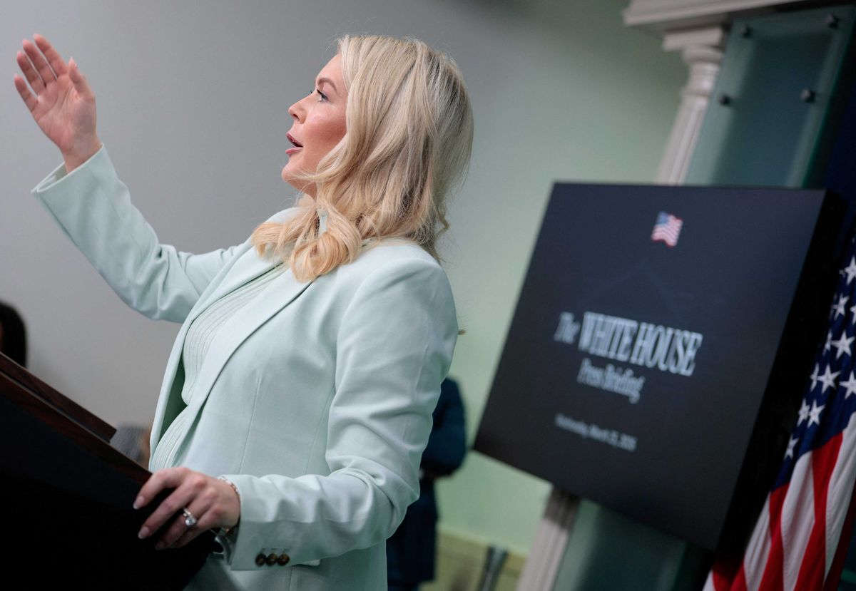 'Disgrace!' White House lashes out at defecting Trump official's 'laughable' claim