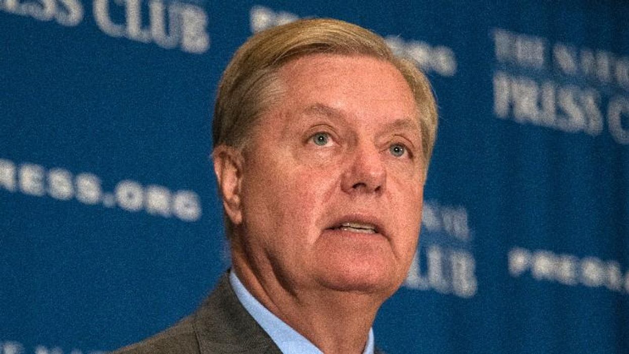 Lindsey Graham takes veiled shot at Trump and DeSantis without once saying their names