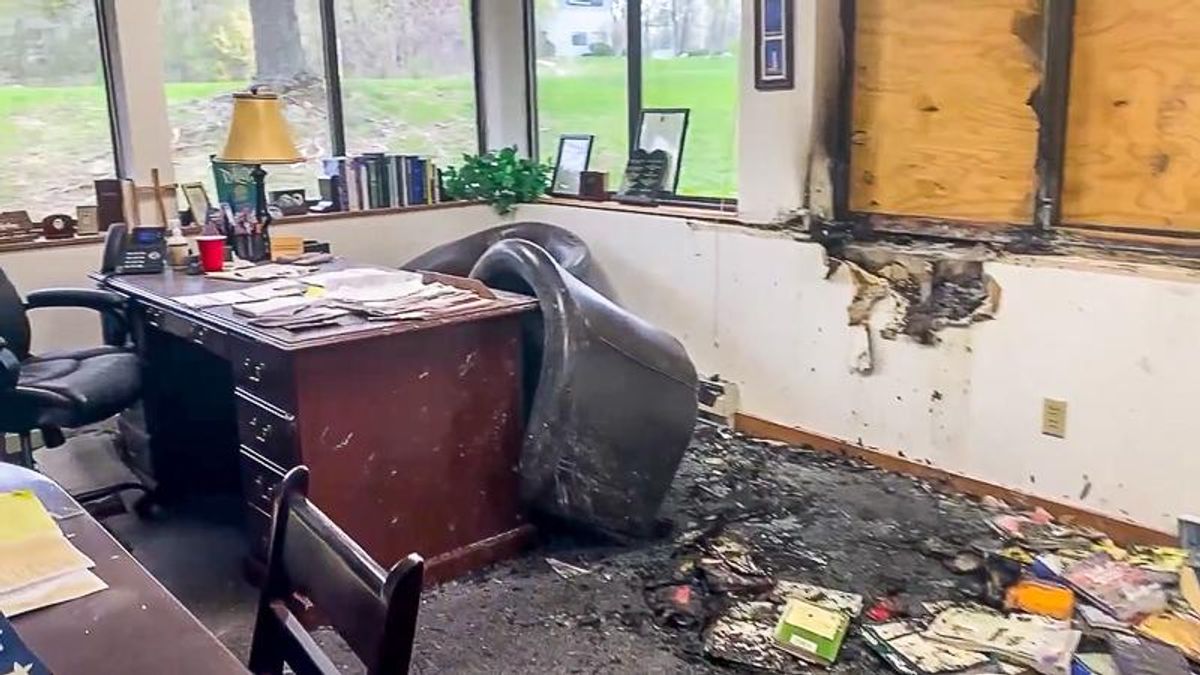 Wisconsin anti-abortion group blames 'lack of tolerance' after headquarters is hit with Molotov cocktail