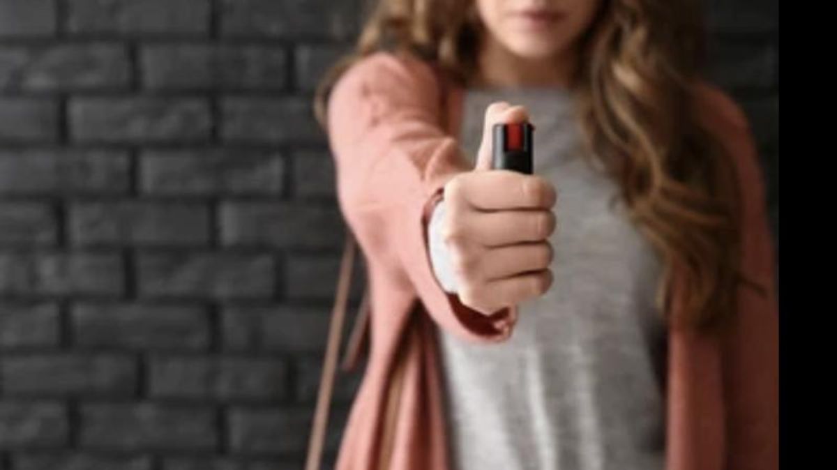 Woman sought after pepper-spraying dad taking pictures of his kids at mall: report