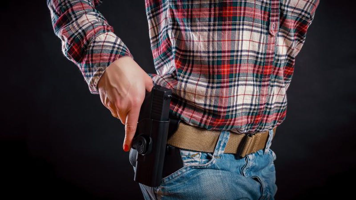Teachers fume over GOP calls to arm them with guns to stop school shootings