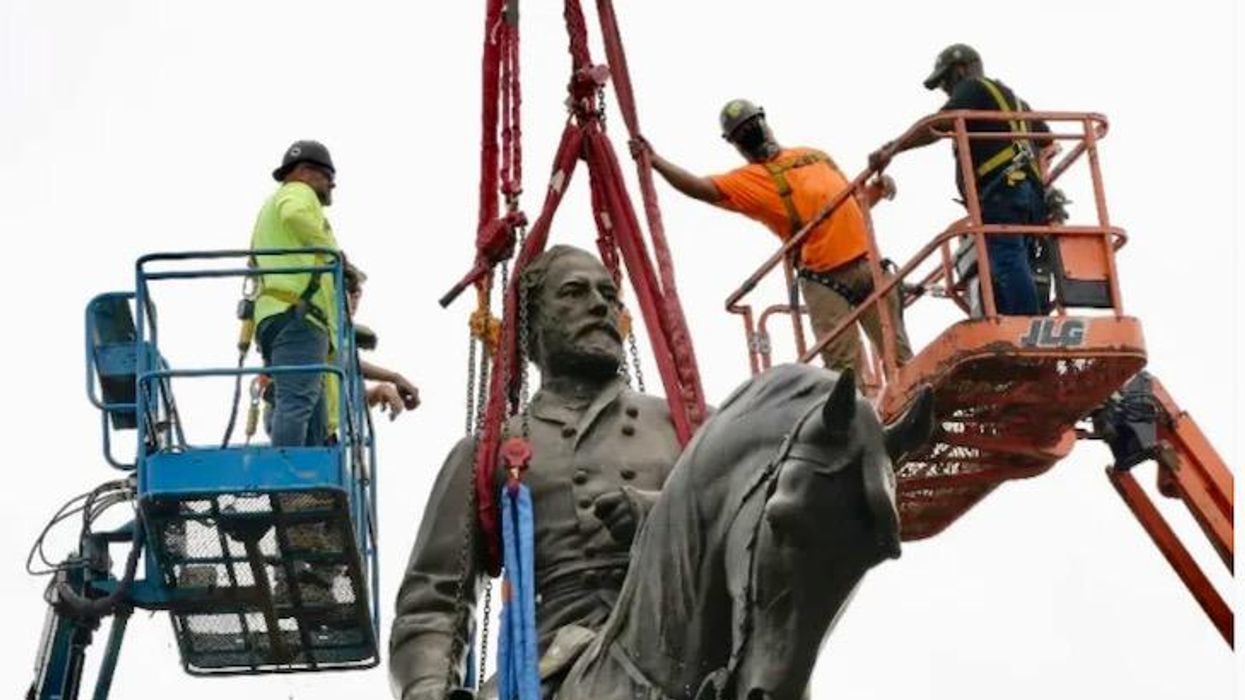 Flashpoint US statue of Confederate General Robert E. Lee removed in Richmond