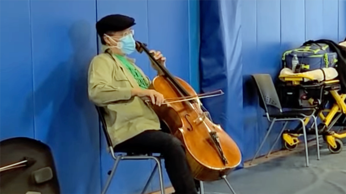 WATCH: Yo-Yo Ma turns vaccine site into concert venue to celebrate the good news of his 2nd shot