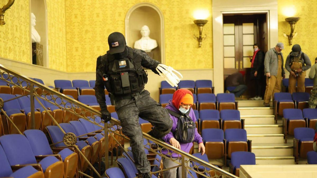 'Zip-tie guy' and his mom to be sentenced for Jan. 6 riot